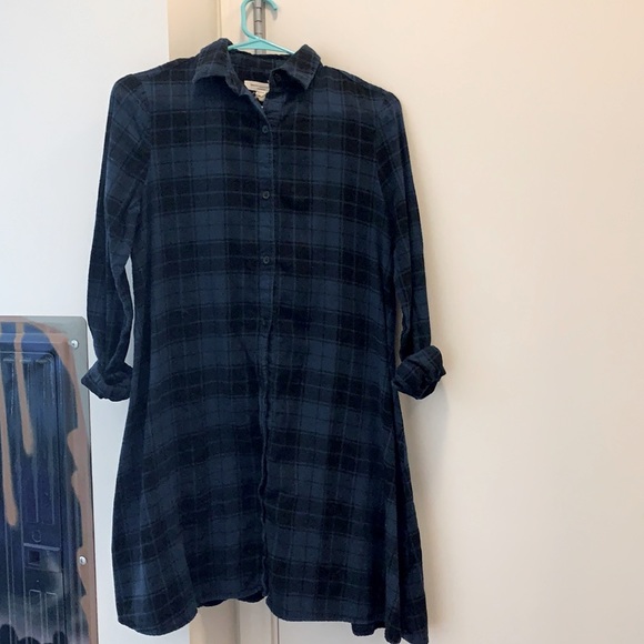 beachlunchlounge Dresses & Skirts - Cozy winter ❄️ blue  plaid shirt dress - pair with leggings and boots! 🥾